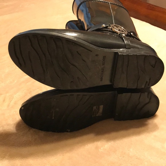 LIKE NEW - Michael Kors Boots - Picture 4 of 4